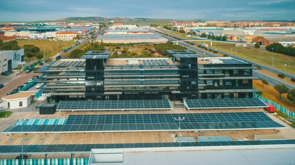 Arquitectura solar maximiza el potencial del edificio
